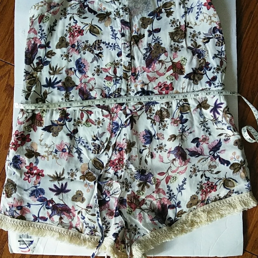 HEM & THREAD Romper  WOMEN size Medium florals fring TIPS